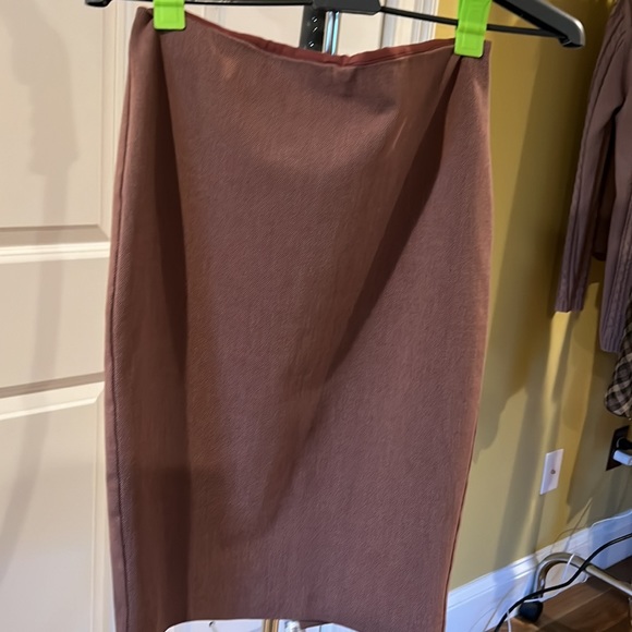 Blush purple pencil skirt - Picture 2 of 4